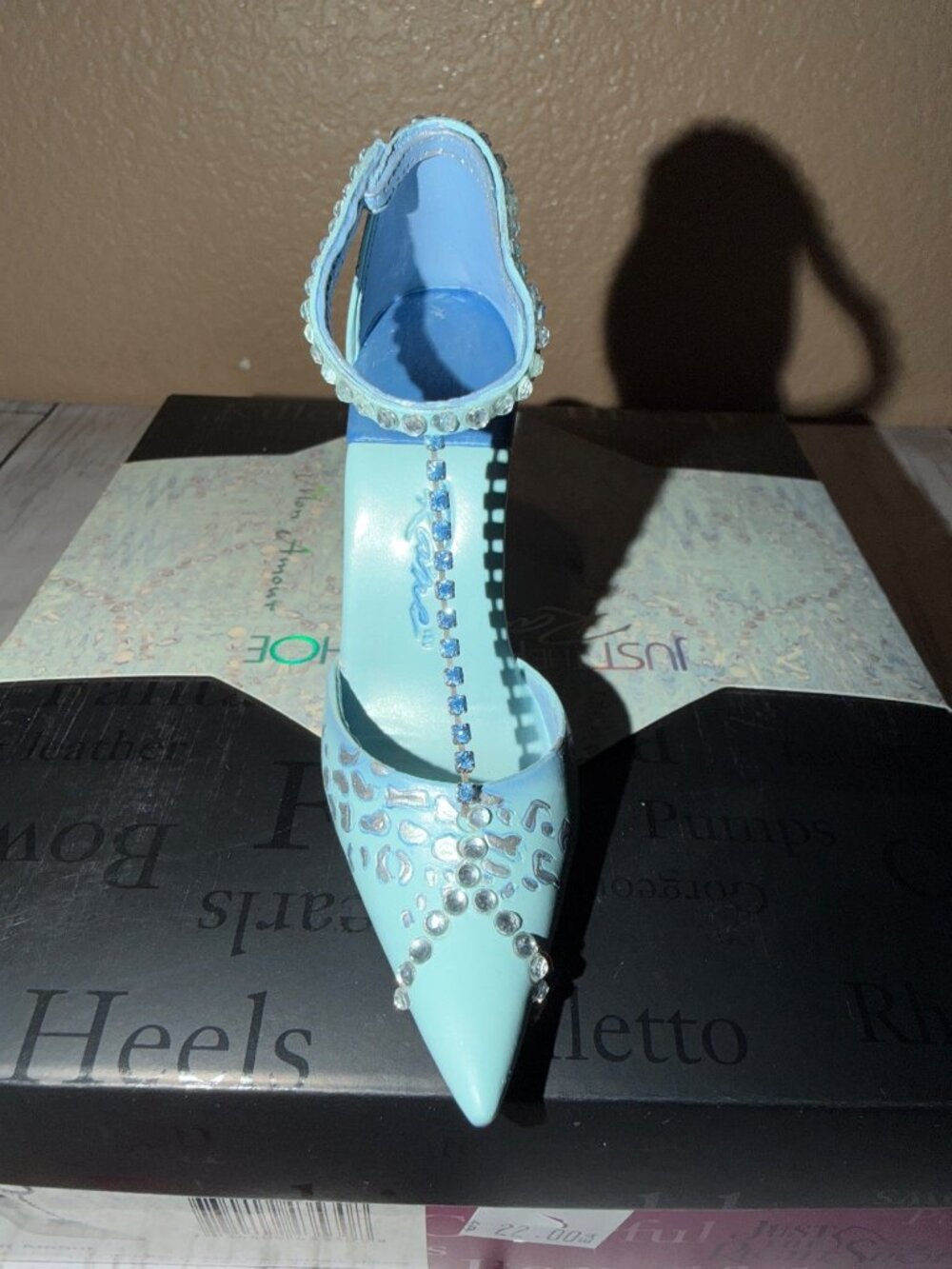 2006 Dept 56 Just The Right Shoe Raine "Mon Amour" Mini Shoe Figurine #26020 NEW - Picture 6 of 12